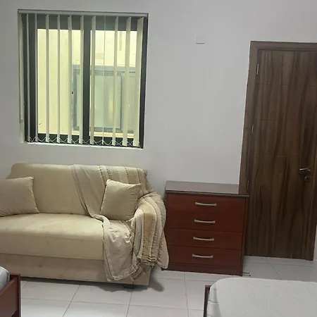 Spacious 3 Bedroom In Swatar - Appartement *