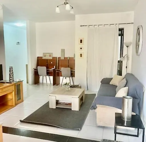 Spacious 3 Bedroom In Swatar - *