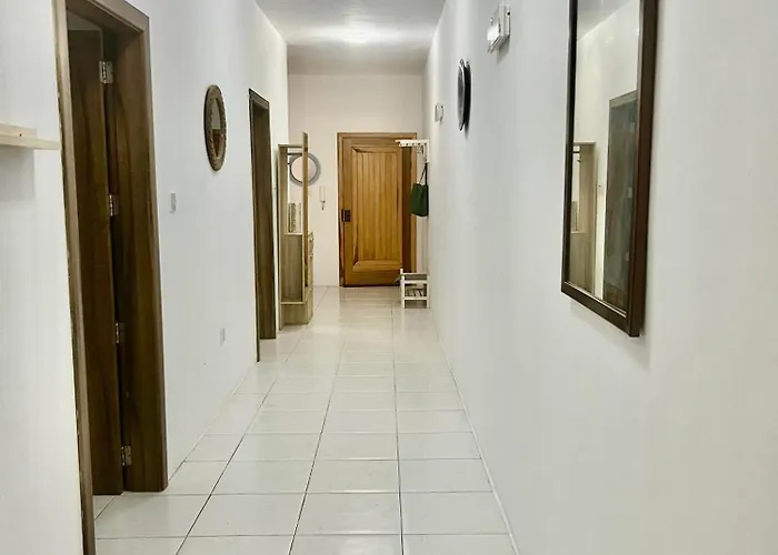 Spacious 3 Bedroom In Swatar - Lejlighed *